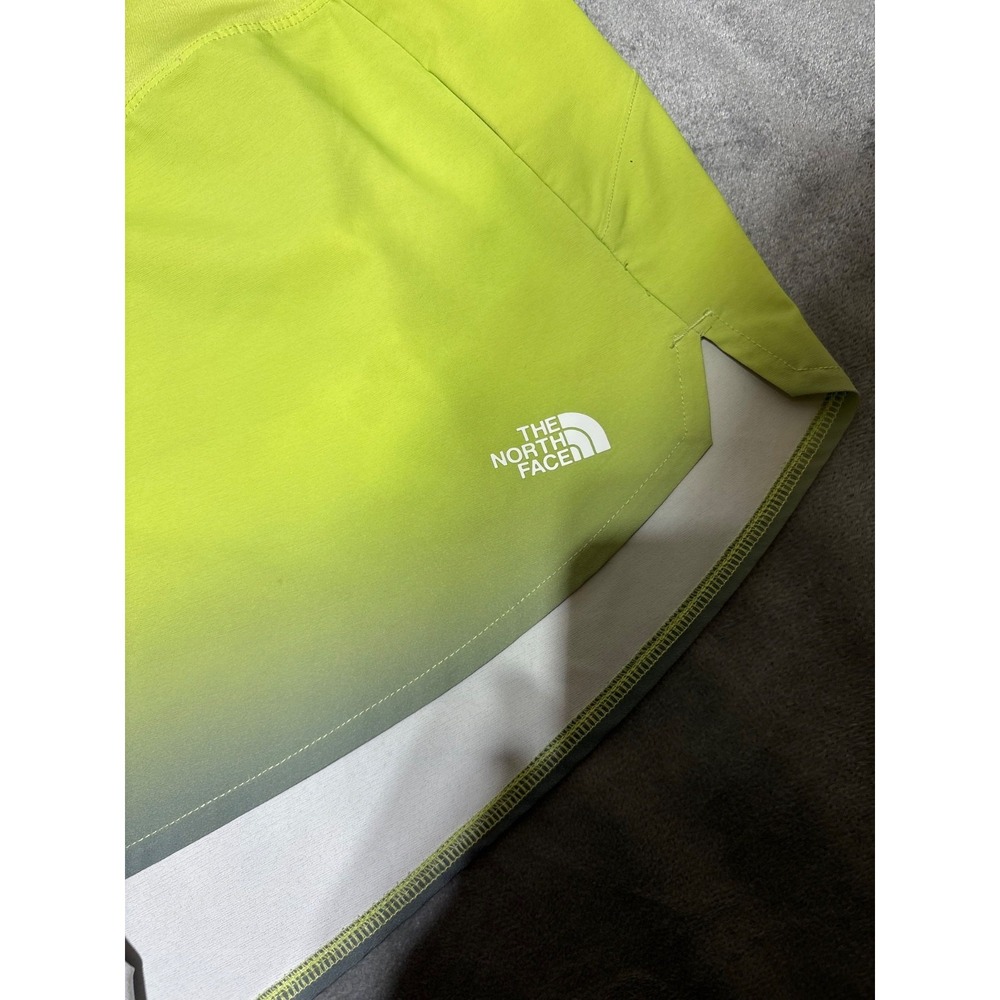 The North Face Women Size M Green Ombre Arque Shorts NF0A7QGF Stain - Picture 5 of 10